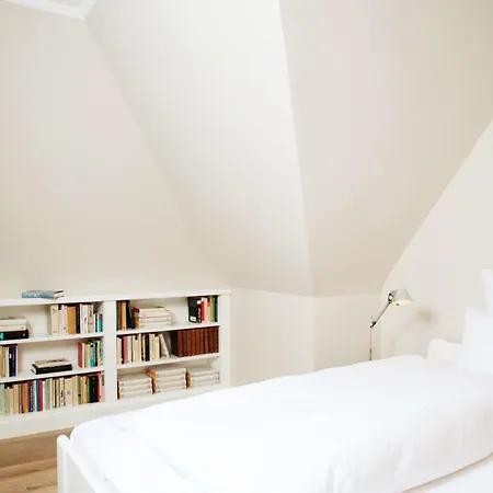 בית נופש Hiidbloom-hues Von & Mehr *